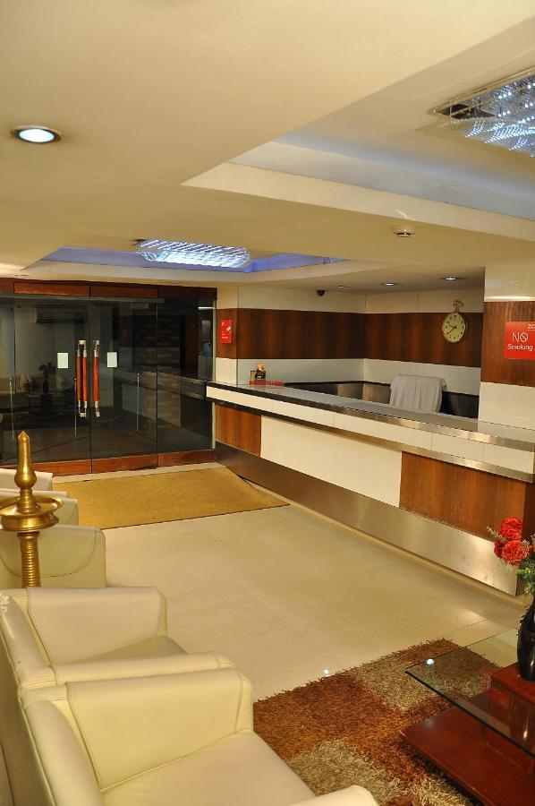 Hotel Luciya Kochi Exterior photo