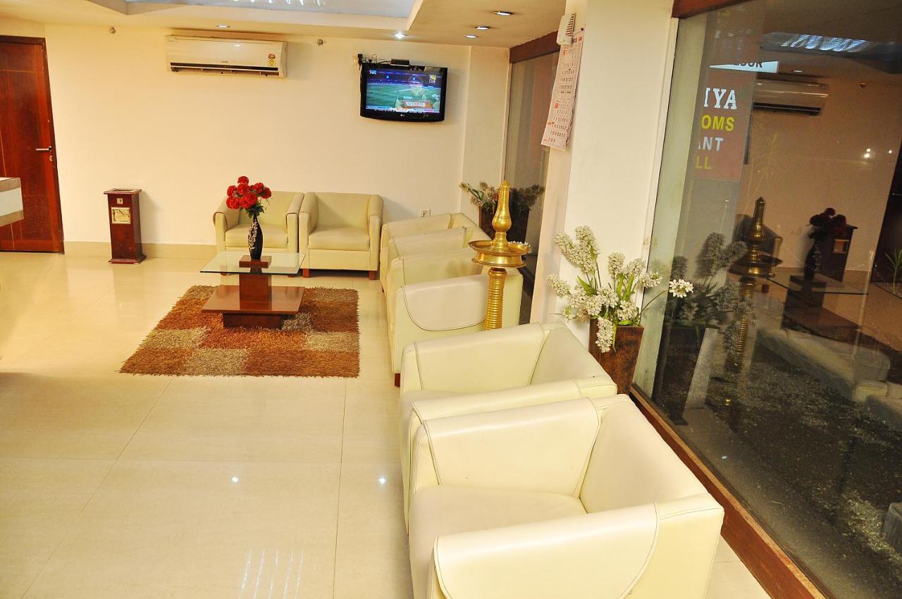 Hotel Luciya Kochi Exterior photo