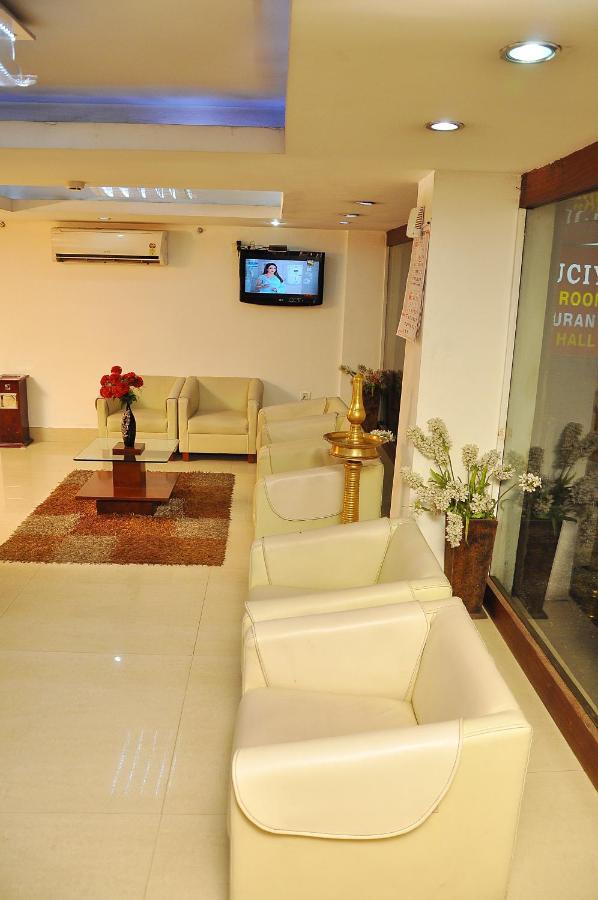 Hotel Luciya Kochi Exterior photo