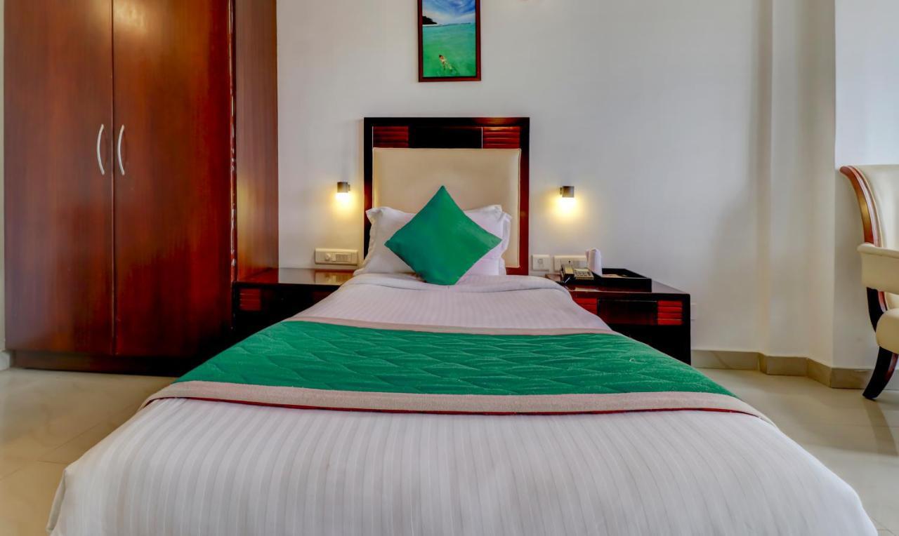 Hotel Luciya Kochi Exterior photo