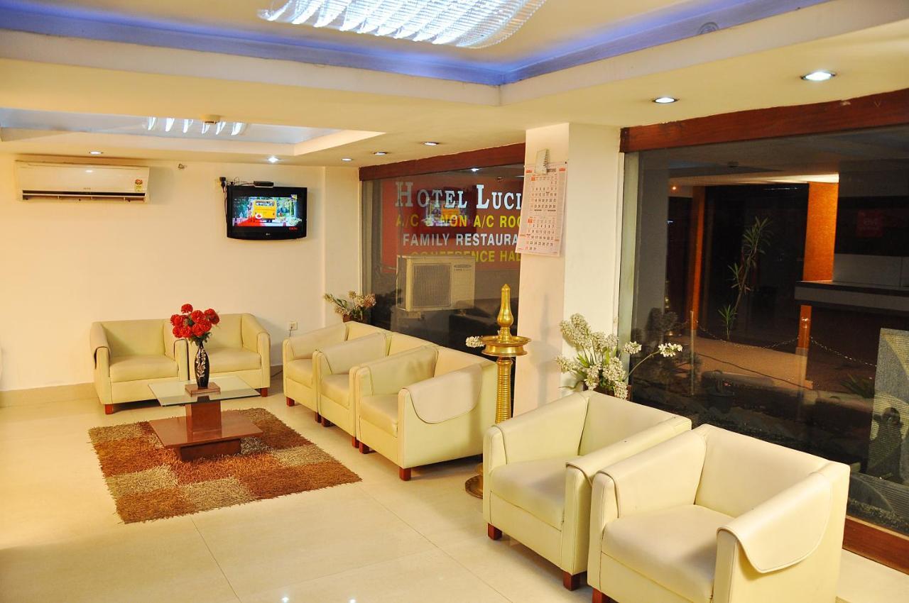 Hotel Luciya Kochi Exterior photo