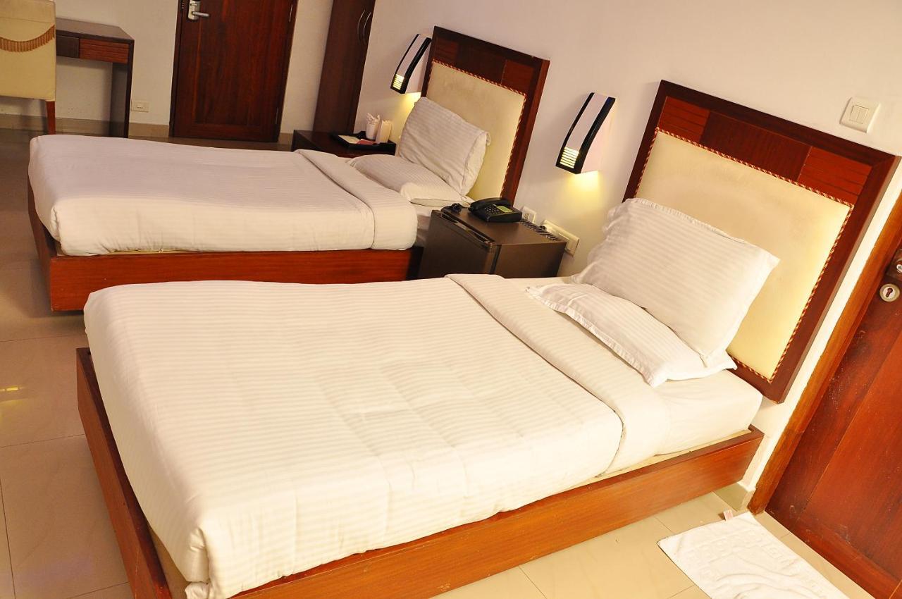 Hotel Luciya Kochi Exterior photo