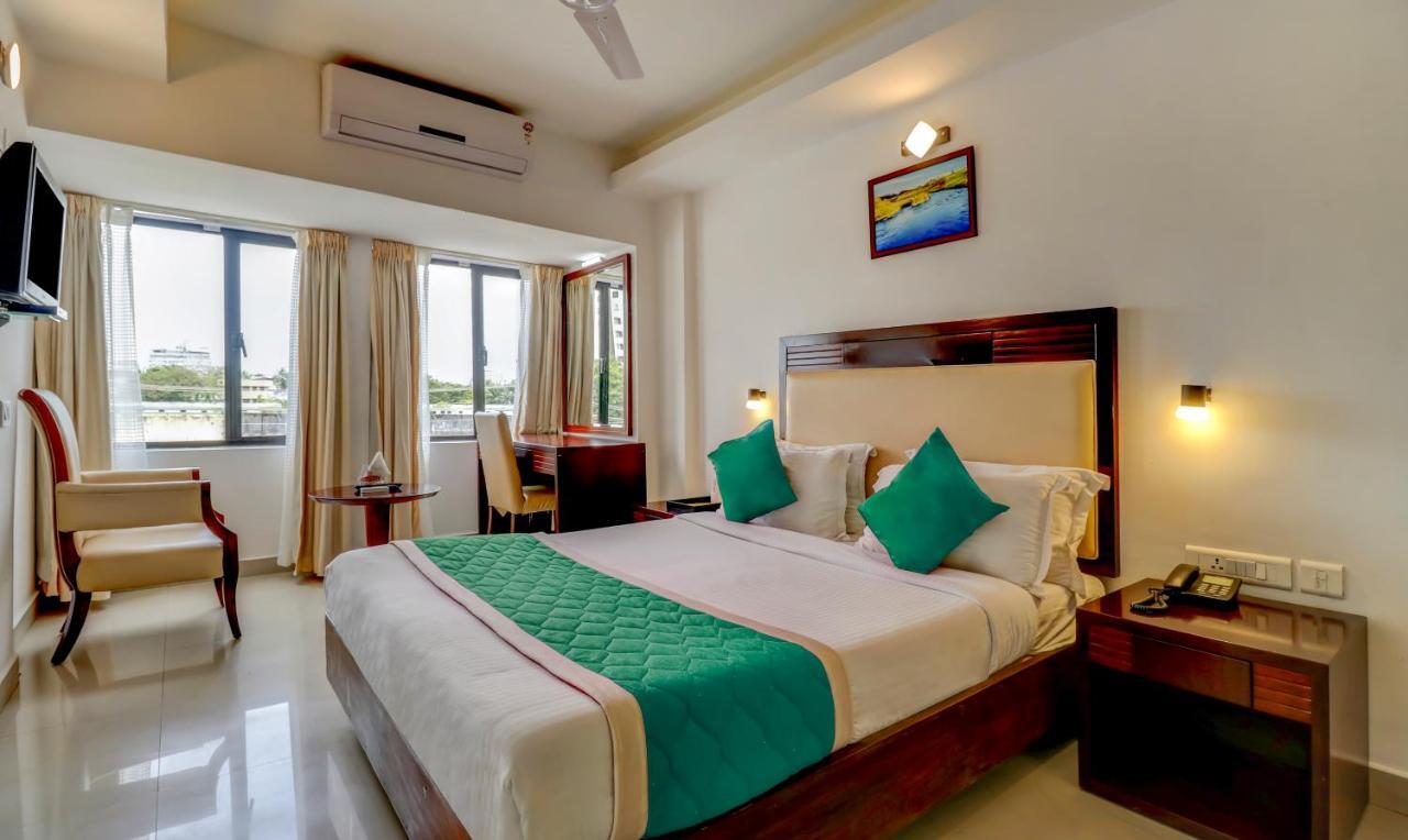 Hotel Luciya Kochi Exterior photo