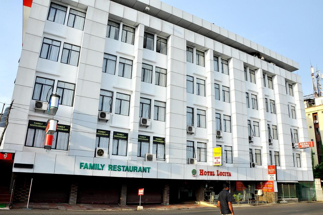 Hotel Luciya Kochi Exterior photo